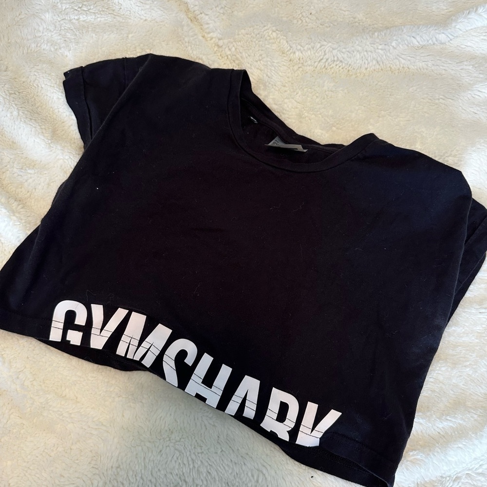 GYMSHARK crop tee